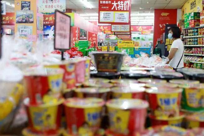 淘宝零食店排行_消费升级,零食店铺如何吸引顾客进店消费(2)