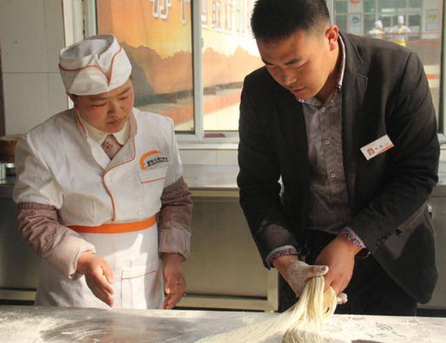 养护|47岁男子血糖从16.9到5.3，提醒：多吃2种食物，有助养护胰岛