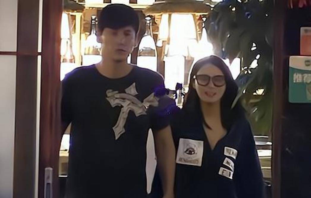 杨子姗“撩”毛林林毫不手软姐妹思想初现