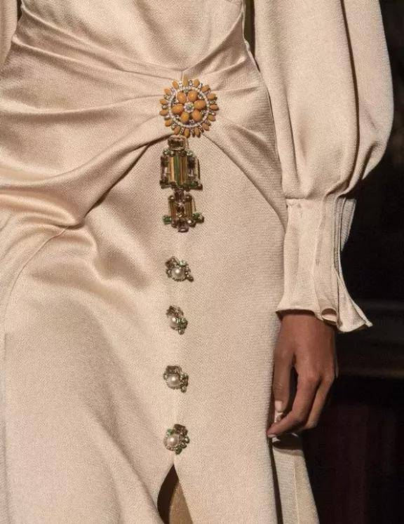 服装|职场精英的标配，太精致了！