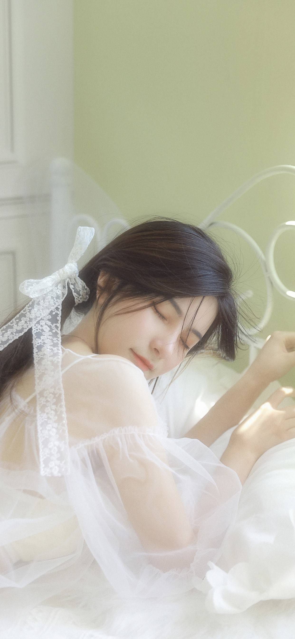 骨子里|喜欢穿裙子的女孩是浪漫、温婉如水的，骨子里都是妩媚的，你说呢