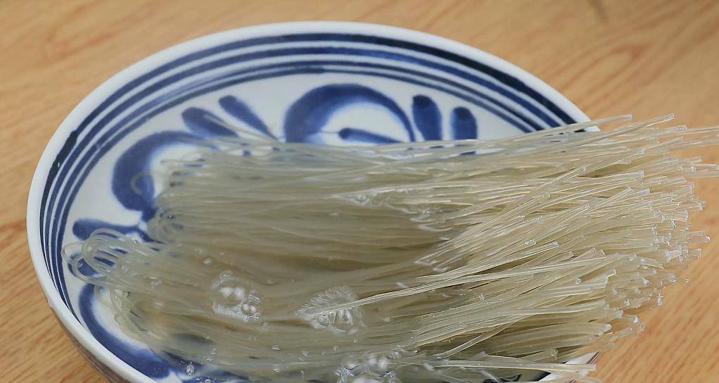 做法|自从知道粉条可以这样吃，一周吃5次也不腻，每顿至少3碗，超过瘾
