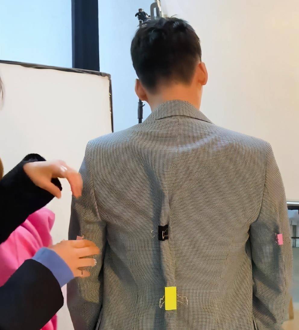 姐妹|拜托你们夏季别瞎买衣服了,尤其第一件,太显廉价啦!