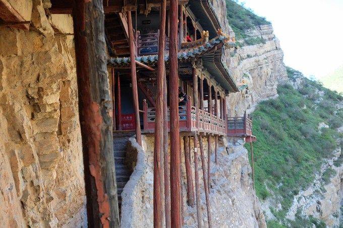 仙殿凌虛起幢影拂天梯建築奇觀大同懸空寺