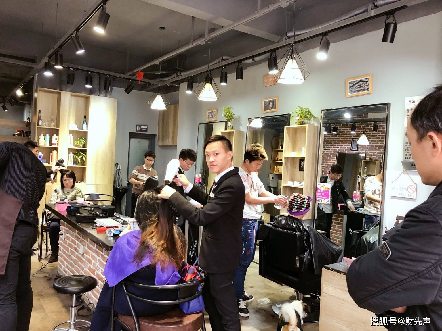 原创顾客去快剪店居多去理发店的人却比较少仅是价格便宜吗