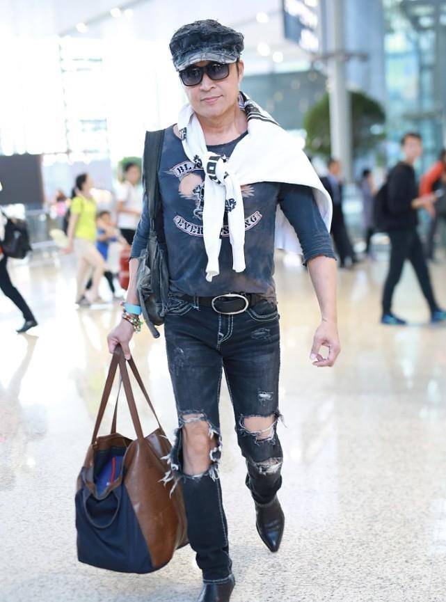 整体|马景涛看不出老态，快六十了还是小男生状态，健硕身材帅气又迷人