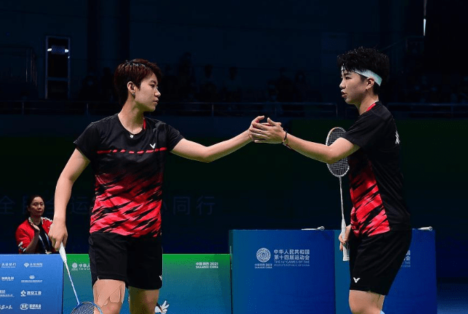 原创弥补遗憾!陈清晨/贾一凡2-0杜玥/李茵晖 首夺全运女双金牌