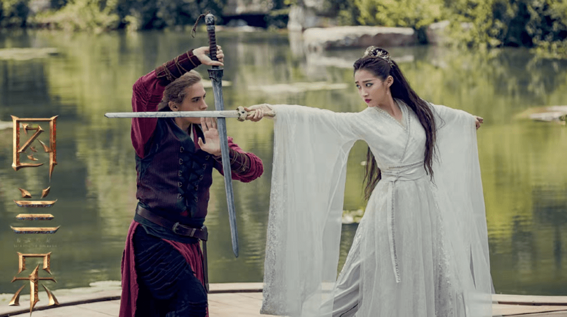 黑色|关晓彤新电影好有国际范!穿古装舞剑又出名场面,演霸气公主超美