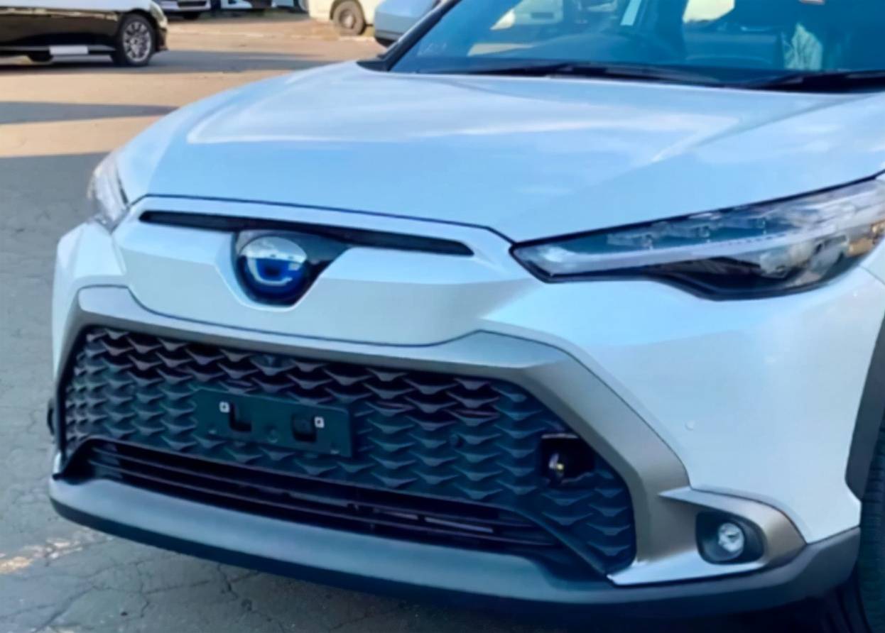 蓝色丰田车标混动引擎对标缤智空间表现不逊大众途观