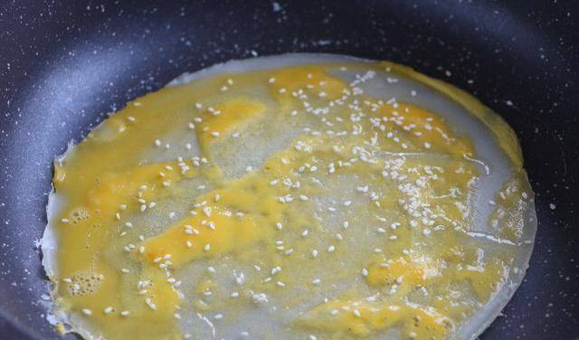 营养|营养好早餐，教你自制鸡蛋薄饼，成本低出锅快