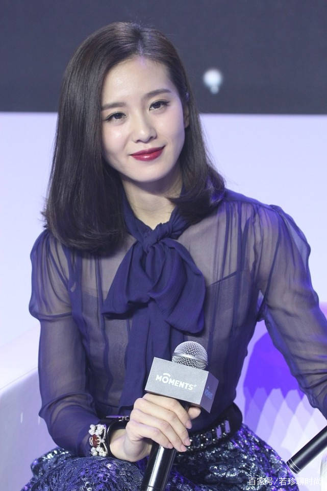 颜色|刘诗诗真是什么妆都敢化，口红颜色深到发紫，看着还有点妖