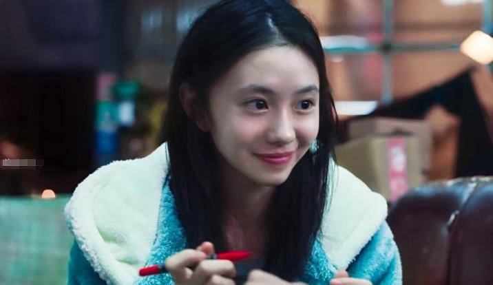 电影|成龙的大片开机！班底豪华到不行，却因两位“关系户”遭骂声一片