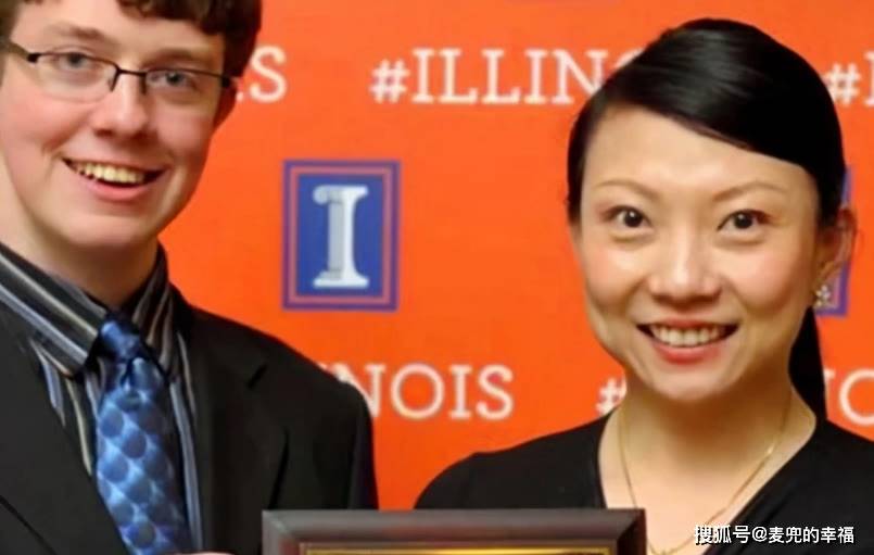 破解密码女院士 35c0bbeff1944a9eb059b46b7eae9f25.jpeg