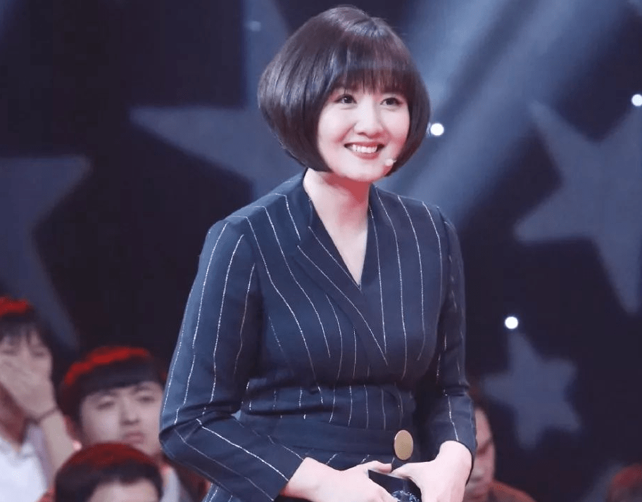 7岁出道两次上春晚发行8张专辑央妈独宠的蒋小涵如今咋样了