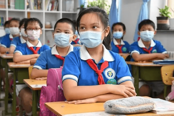 家长|鼓励三胎政策不见效果，国家出手整治幼儿园乱象，可以放心生了