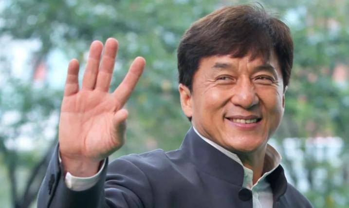 电影|成龙的大片开机!班底豪华到不行,却因两位“关系户”遭骂声一片