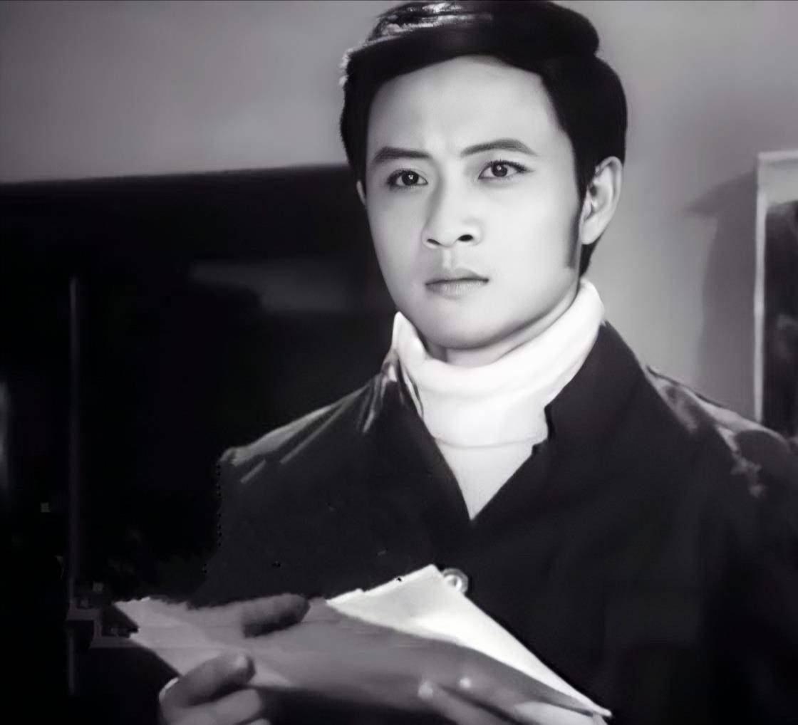 误传中国银幕第一吻根本不是庐山恋史钟麒冷眉才是首吻