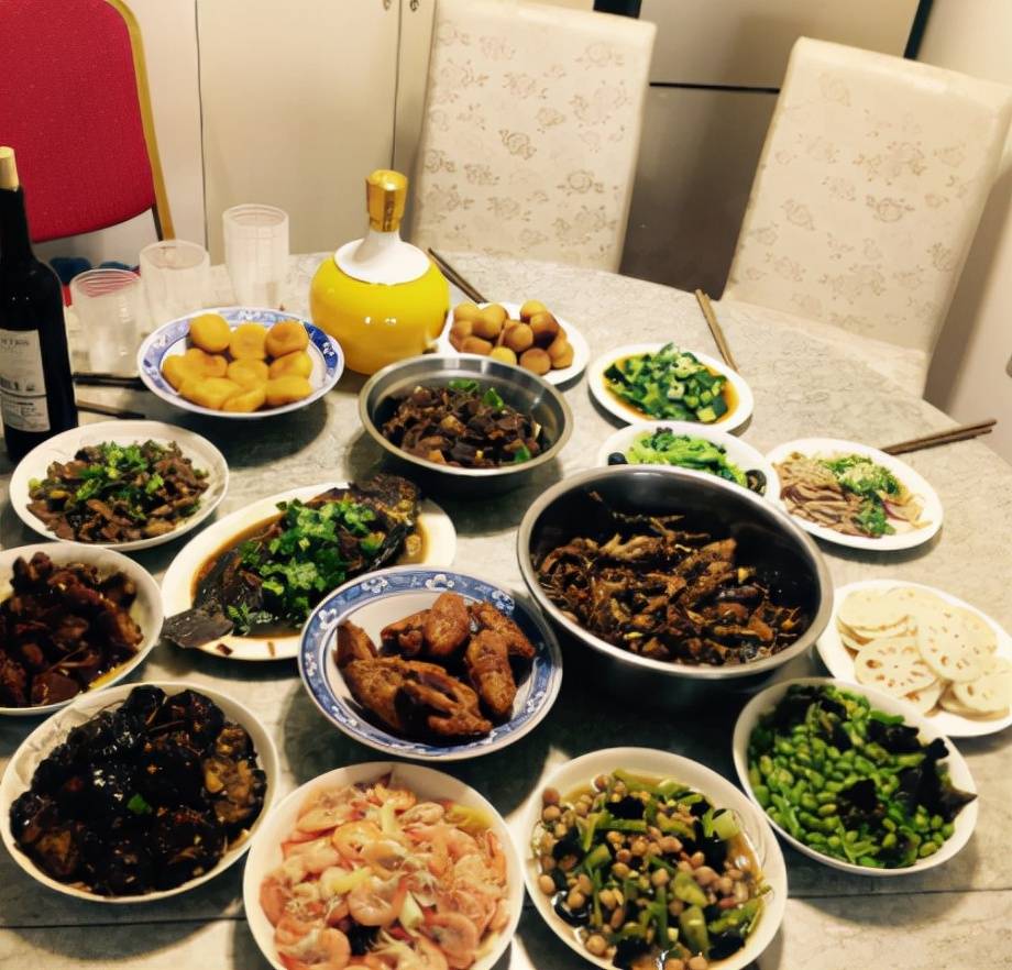 每逢节日必有聚会,酒友和下酒菜都缺一不可.