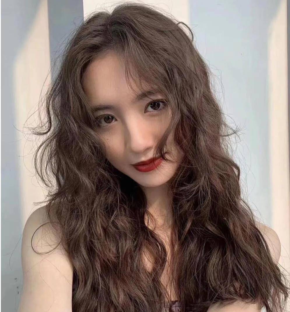卷发|2021新年换发型就选烫卷卷，14款洋气卷发送给你，好看又时髦