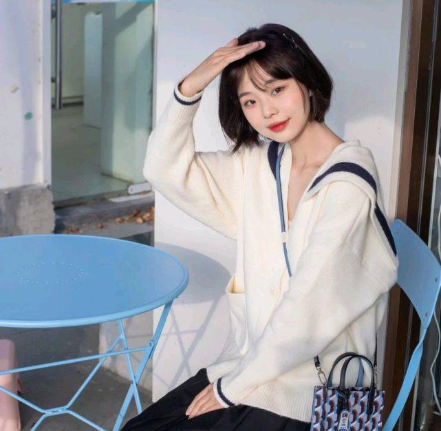 黑色|简单温柔的穿搭不挑人,只要懂得穿搭技巧,轻松成为人群中的焦点