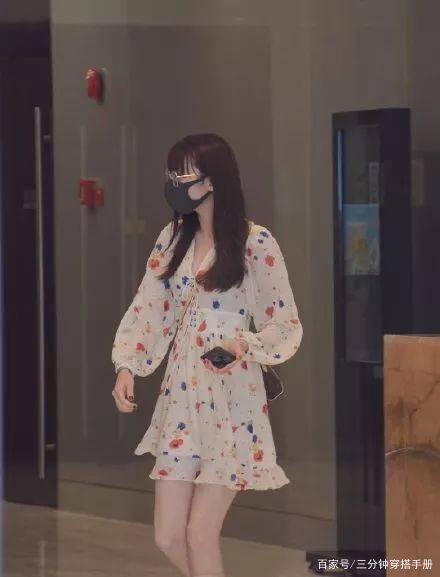 刘海|迪丽热巴太敢穿了吧！土俗配色+奶奶大花，真是有颜任性