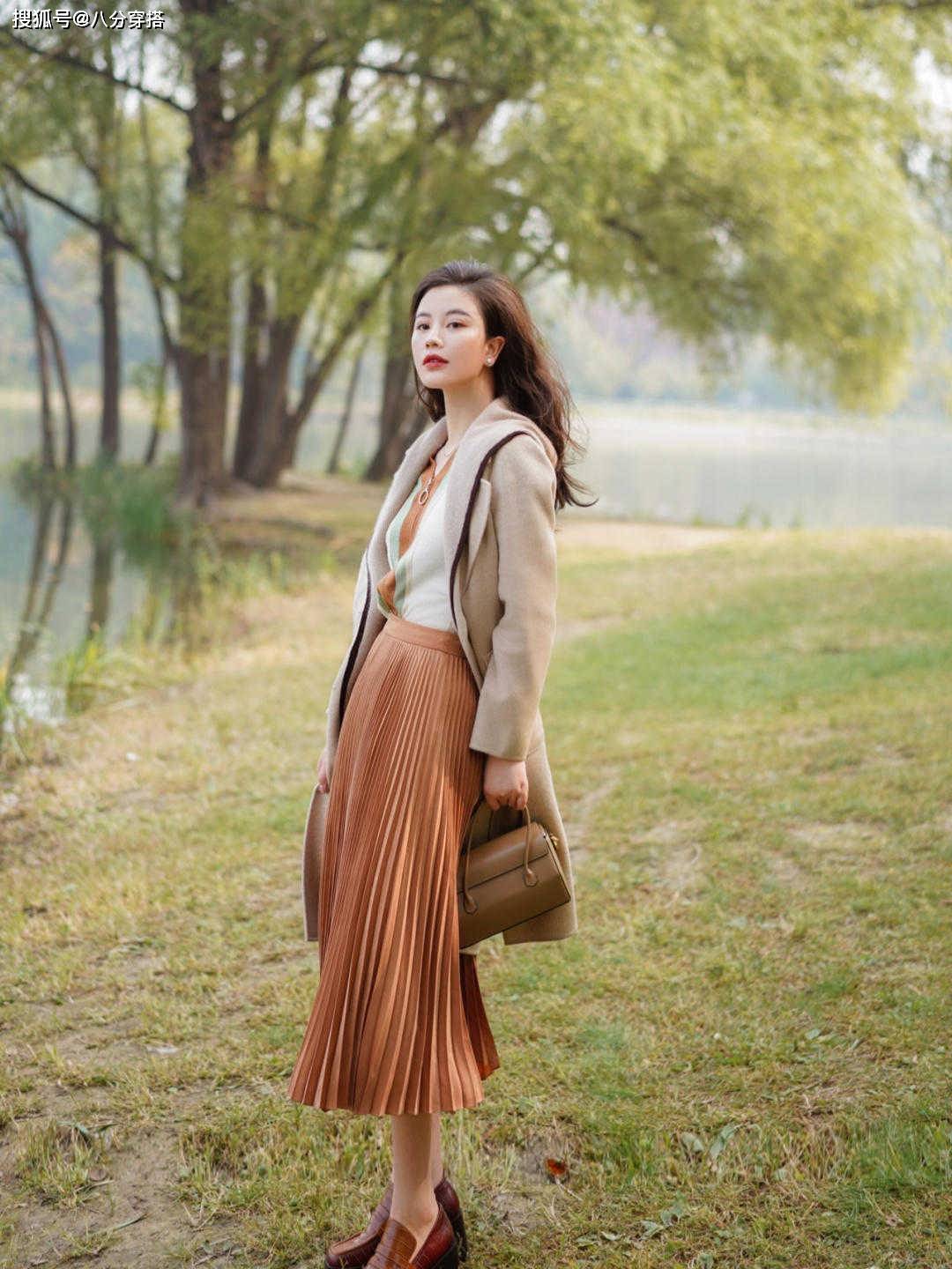 颜色|真正洋气的女人，秋季穿衣都注意这几个小细节，减龄优雅又显气质