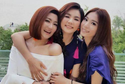 she|“人到中年”的陈嘉桦，反而越来越有女人味儿了