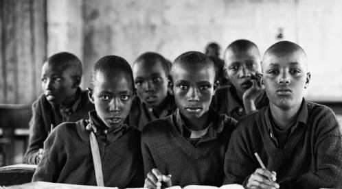 去非洲旅游的时候，不要理会路边小孩，他们不像想象中的那么纯洁