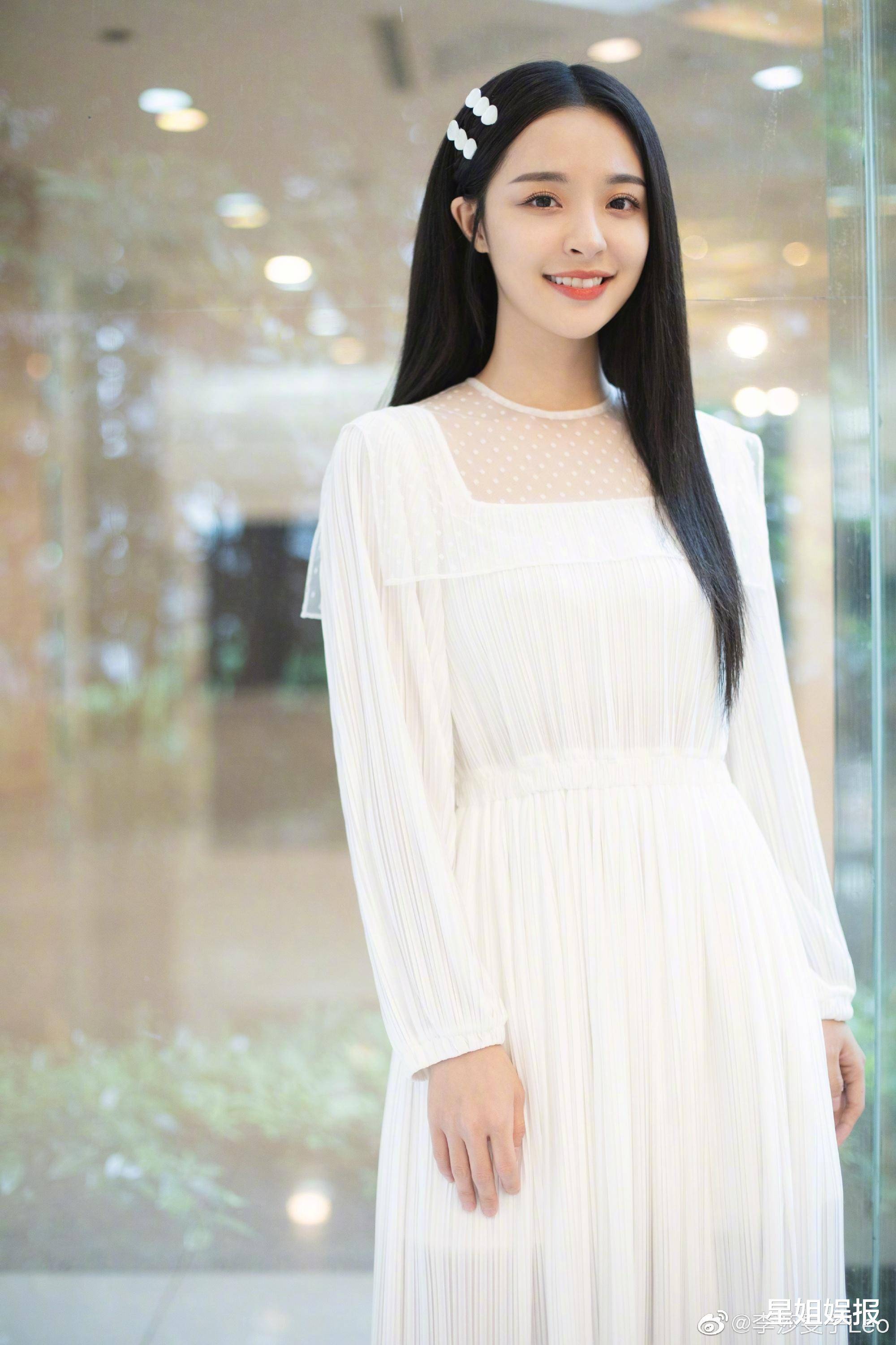 隔壁老樊被曝私生活混乱李莎微博评论区沦陷她爸爸在节目对他就很不满