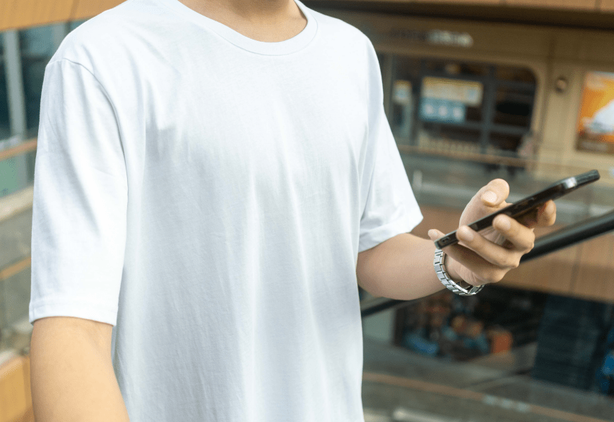 余文乐|余文乐太会穿了,一件白T直接man爆,男人都应该学学他的穿搭