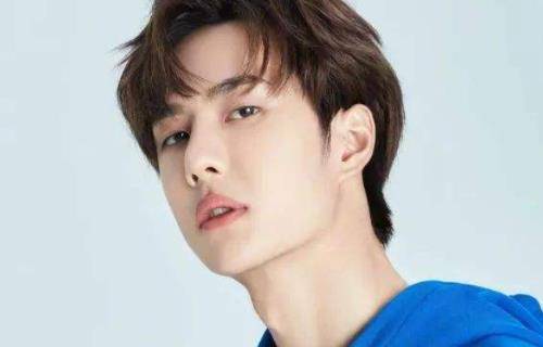 因为|王一博变导师被为难，评价前队长谨慎发言，最后只能说俩字