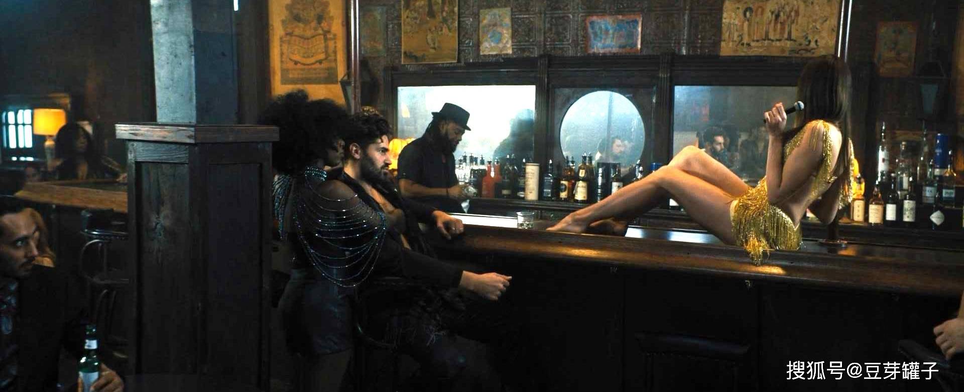 电影|《追忆迷局》:狼叔和吴彦祖主演科幻片,惊悚外皮之下藏浪漫结局