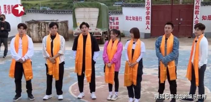 原创杨超越对孩子讲的话好感人 注入感情的话总是最能打动人