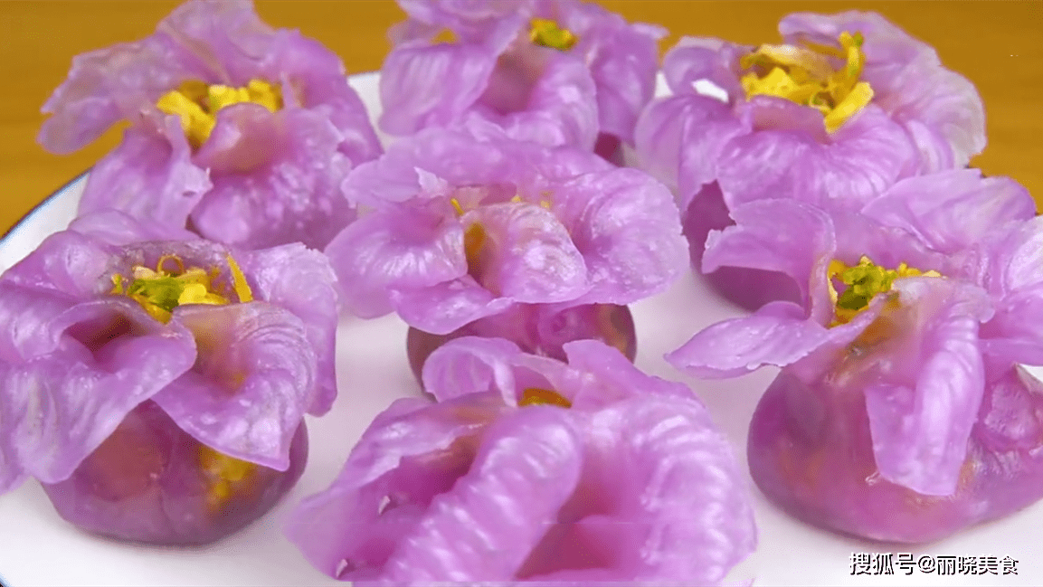 松树伞蘑菇焯水变紫色图片