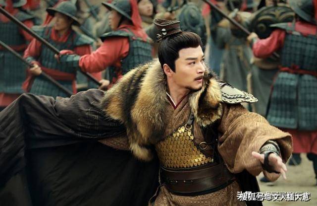 境界|郭靖武功不如萧峰？金庸在两人在出招时提到一个细节，境界差太多