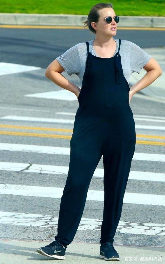 绯闻 Queen B迎二胎！素颜孕妇装出街，甜美时尚icon变大妈
