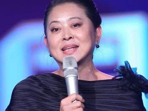 事故|直播事故中的主持人反应：冬阳慌乱，倪萍机智何炅暖心，董卿淡定