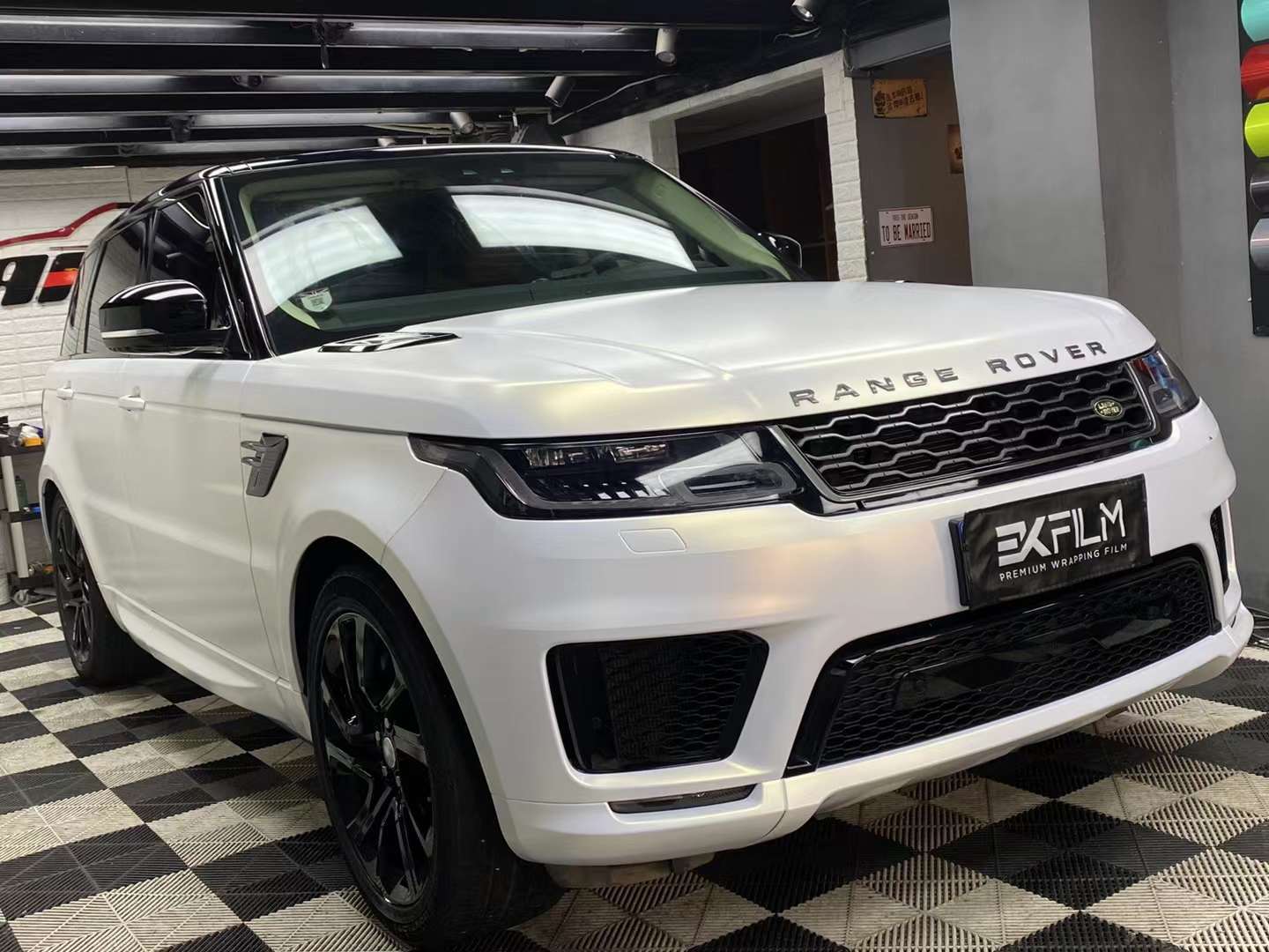 路虎揽运全车ekfilmek改色膜电光白变金