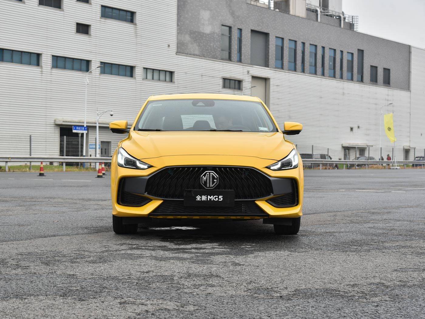 售价679万起小保养209元名爵5也太好养活了