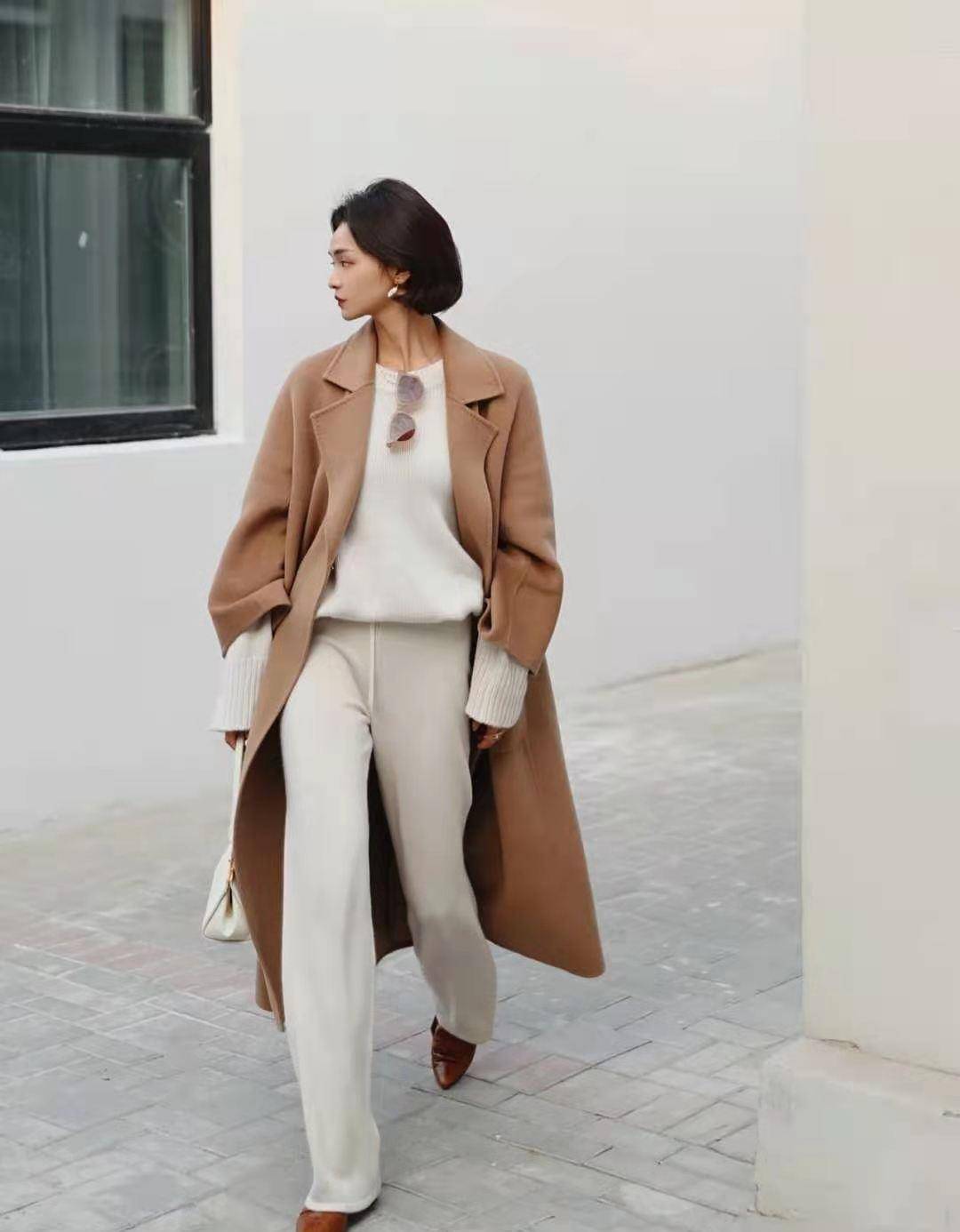 黑色 时尚轮回，买大衣首选“经典色”，不过时的时髦