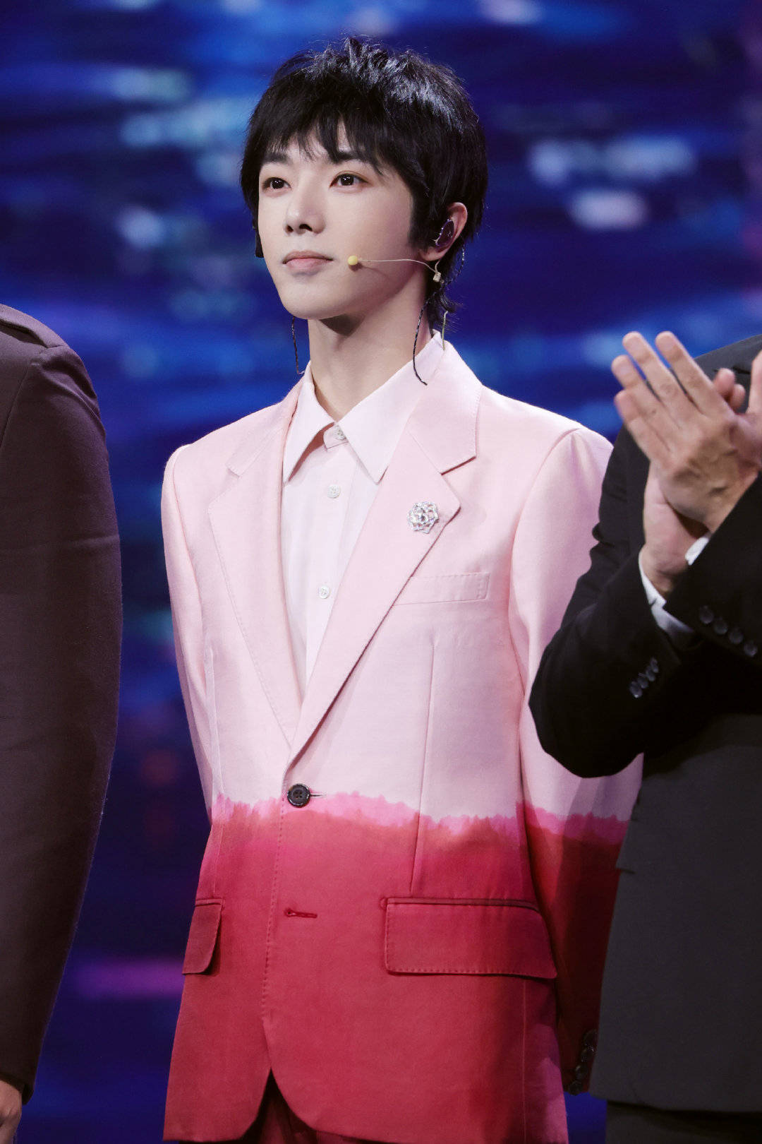 歌王华晨宇激发台湾青年爱国情歌王华晨宇影响力太强了