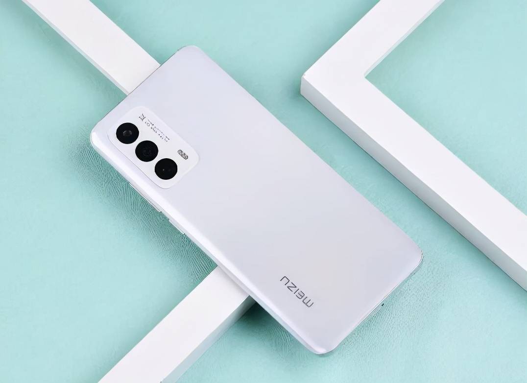 手机|谁才是值得买的小屏手机？魅族18实力秀肌肉，网友：买什么iPhone13？