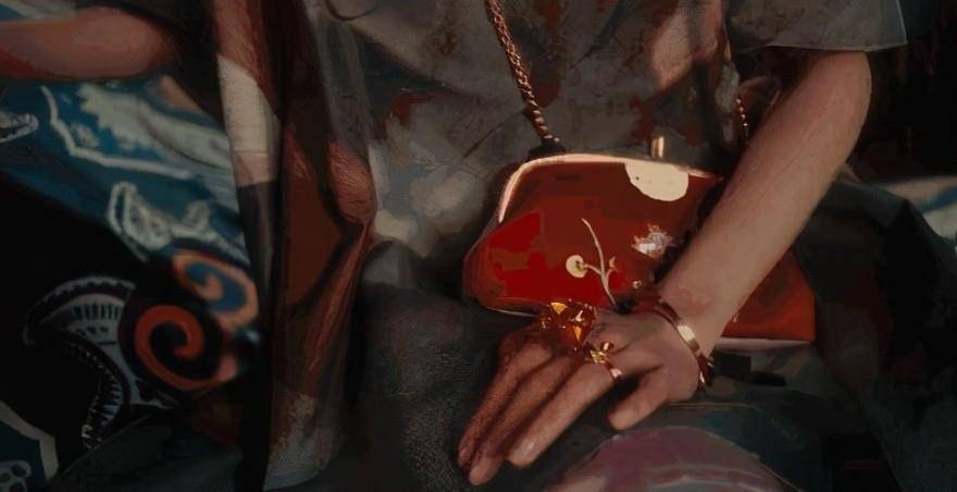 设计 意大利品牌跨界苗族设计，刘雯化身苗寨少女，国潮燃起来不得了