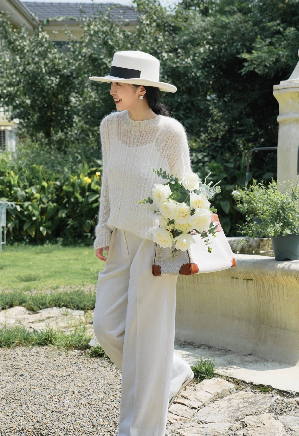 毛衣 秋季精选：小姐姐15款毛衣穿搭实用技巧，学会就能穿出不同的感觉