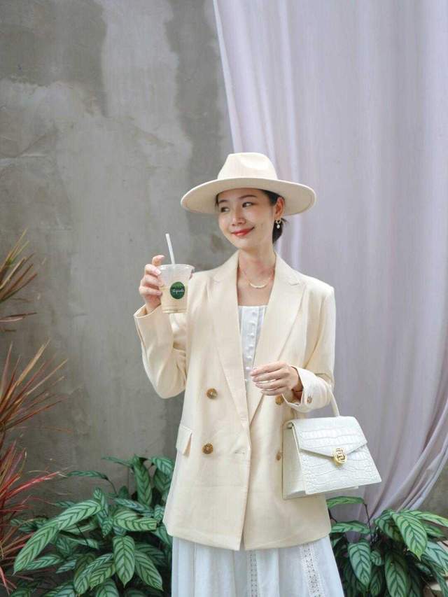 西裤 适合30岁女人的日常通勤风穿搭,简约大方有气质,普通人穿也好看