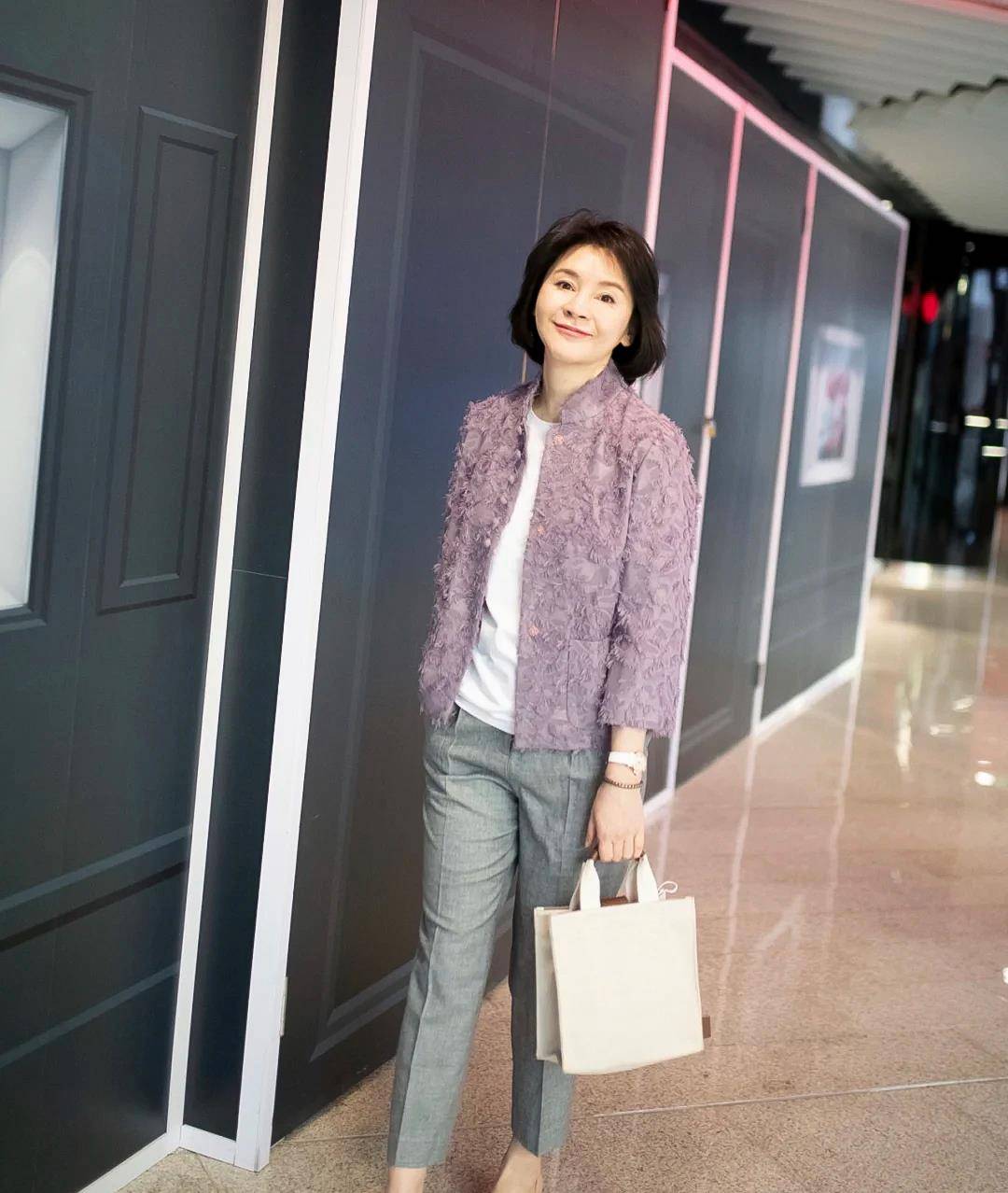 气质 这才是中年妈妈的穿衣典范！气质优雅大方又得体，照着穿准没错