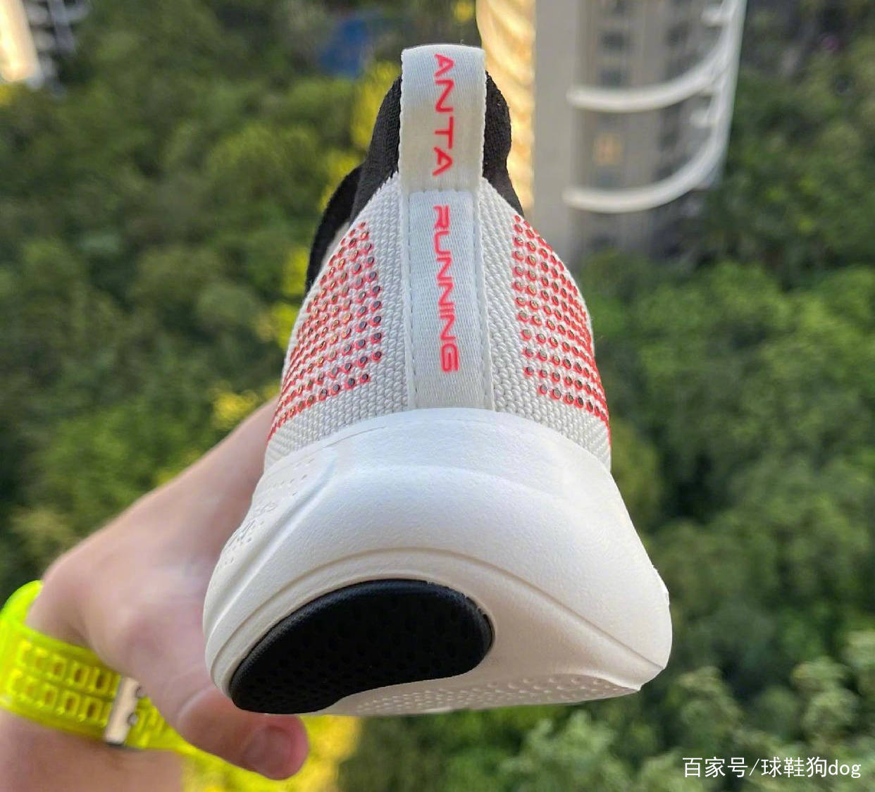 产品 一周球鞋汇总！范乔丹上脚闪击8 安踏黑科技跑鞋曝光 耐克新品多