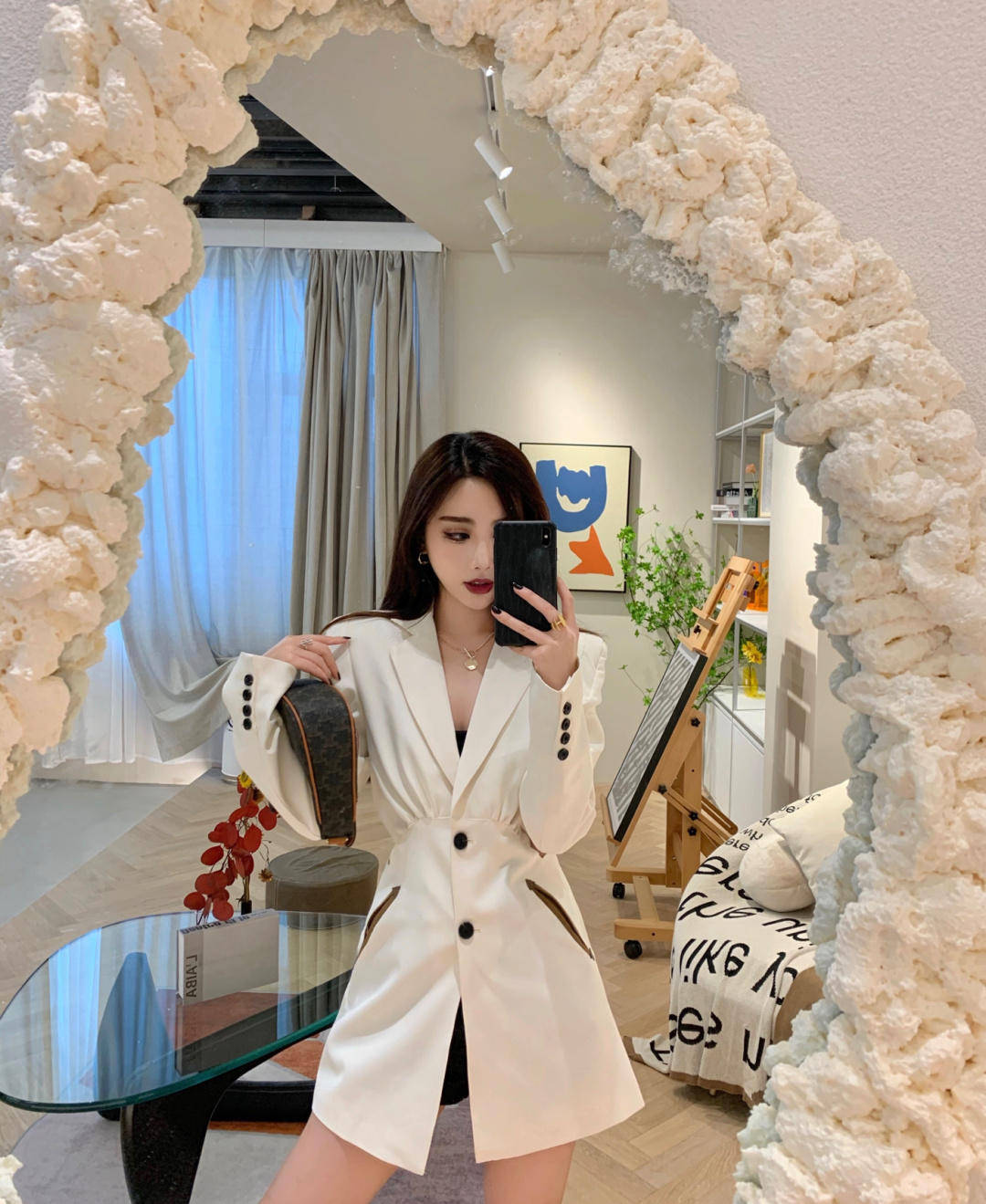 黑色 不要追求过度露肤，适度的才是精髓，教你如何轻松打造复古纯欲风