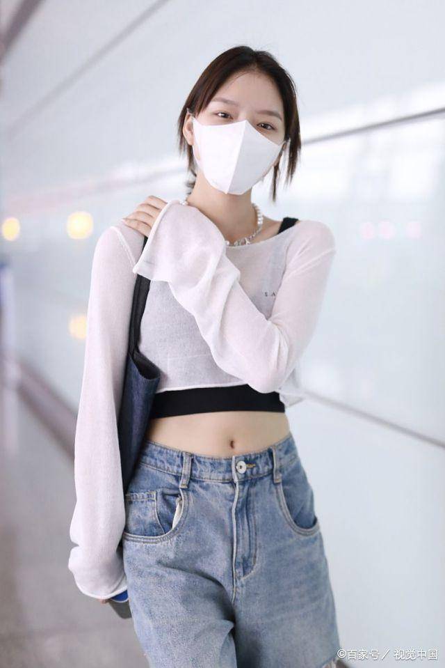 身材 “徽柔公主”任敏素颜清新亮相 露小蛮腰秀身材挥手告别超乖巧