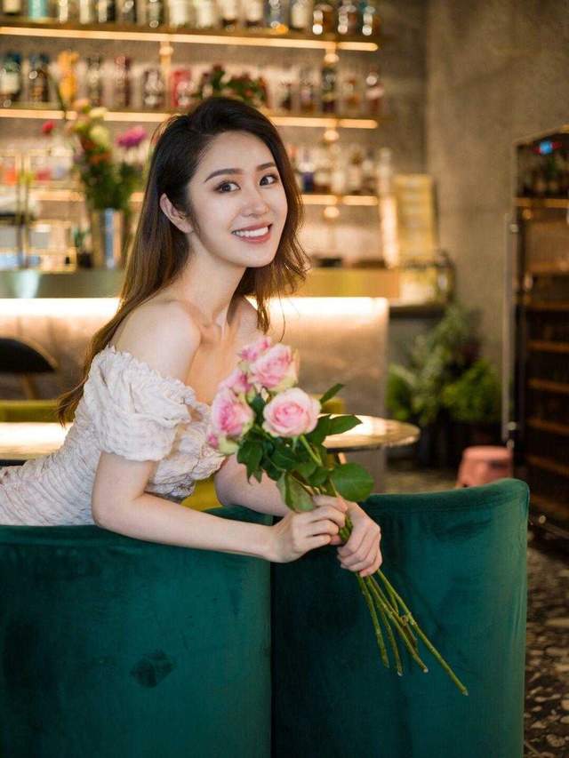 卫衣 如何穿出青春的少女感?配对颜色很重要,让你显得高级又上档次